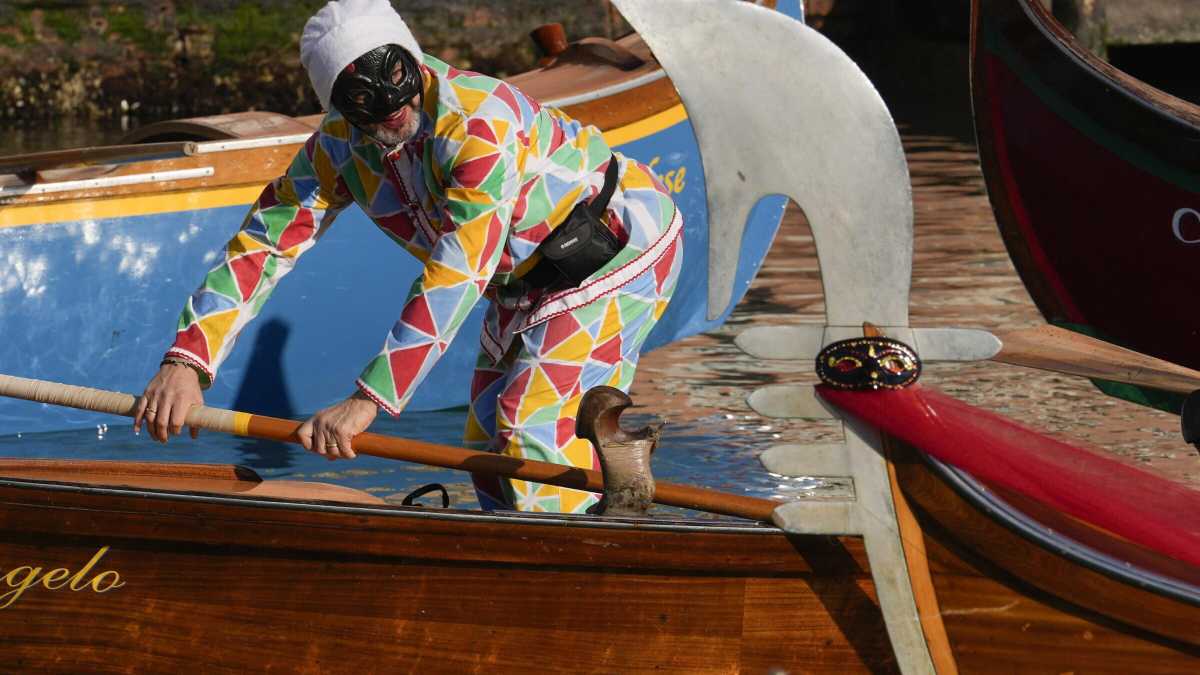 Immagine di Chiasso, ressa, festeggiamento forzato: Carnevale, ti odio