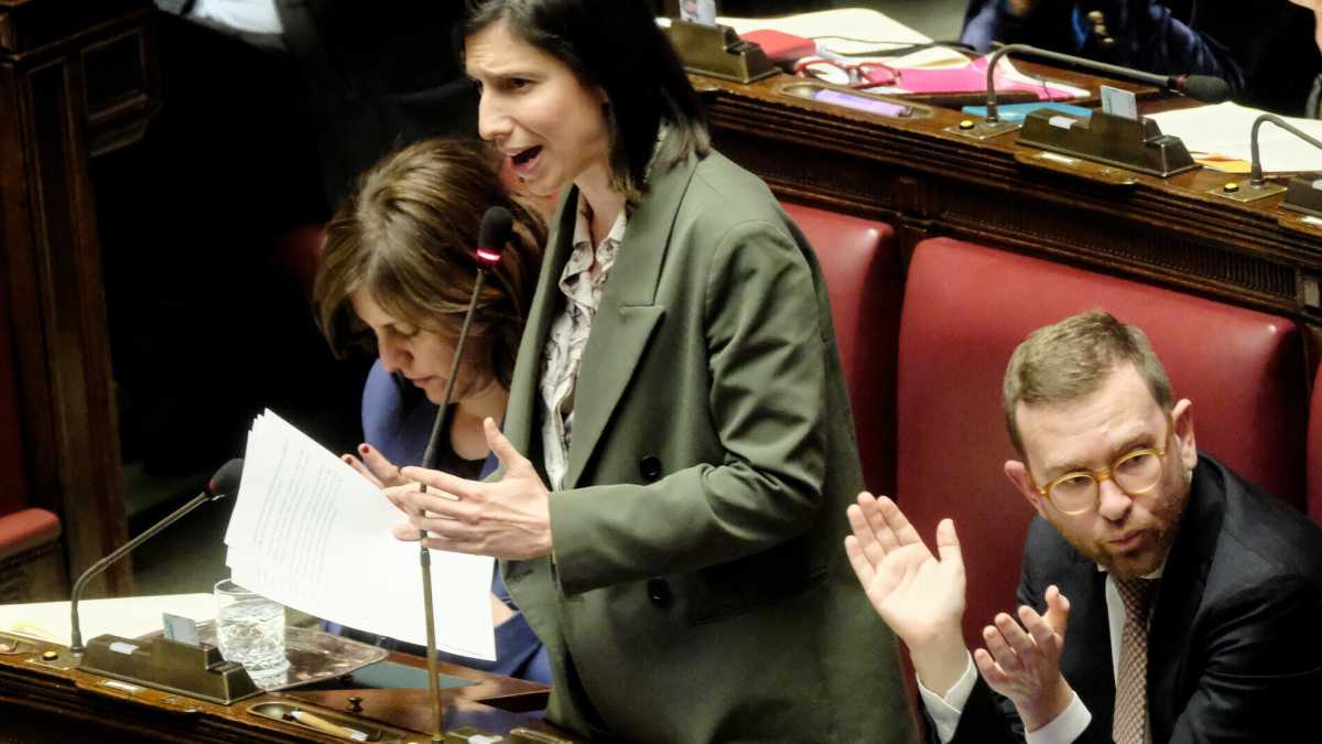 Immagine di Schlein chiama Meloni: alla Camera passa l'impegno per il cessate il fuoco presentato dal Pd