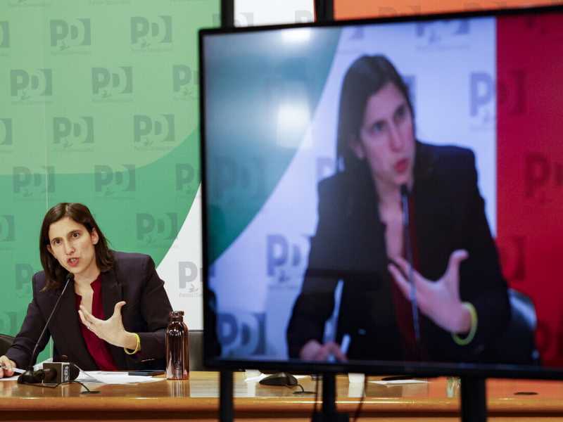 La terza via di Schlein: candidarsi alle europee, ma non più da capolista
