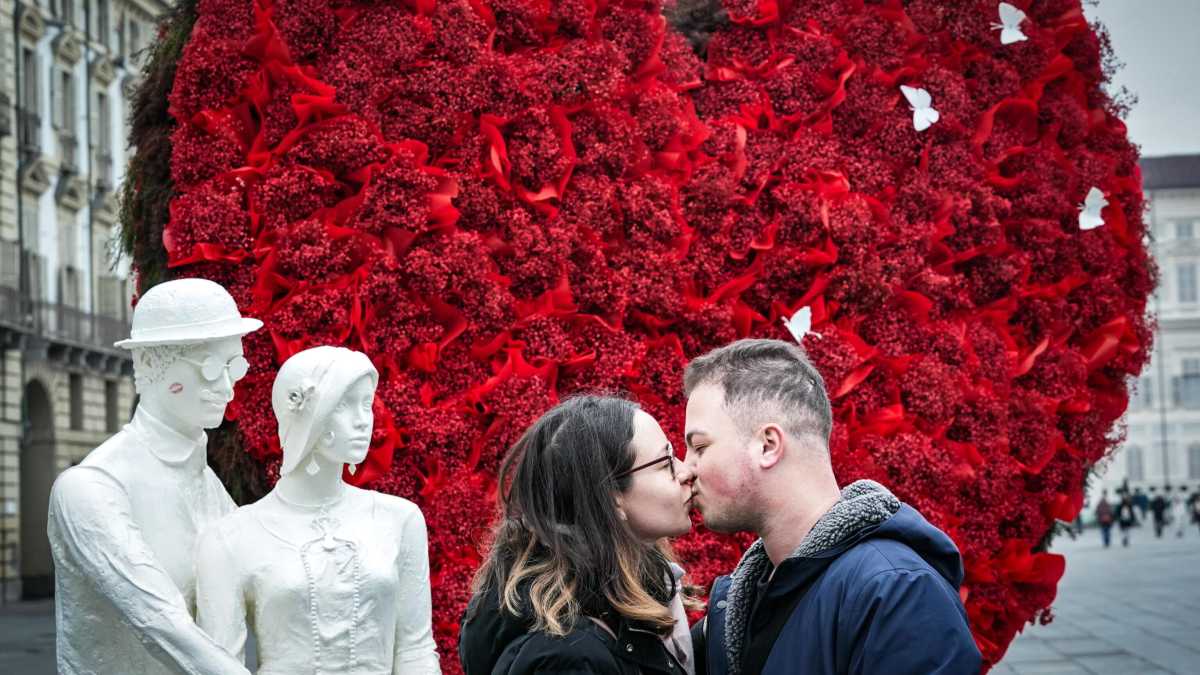 Immagine di Soli e senza sesso. Cinque previsioni sull’amore per la fine del decennio