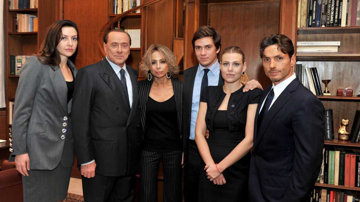 Immagine di I Berlusconi e il modello anti “Succession”