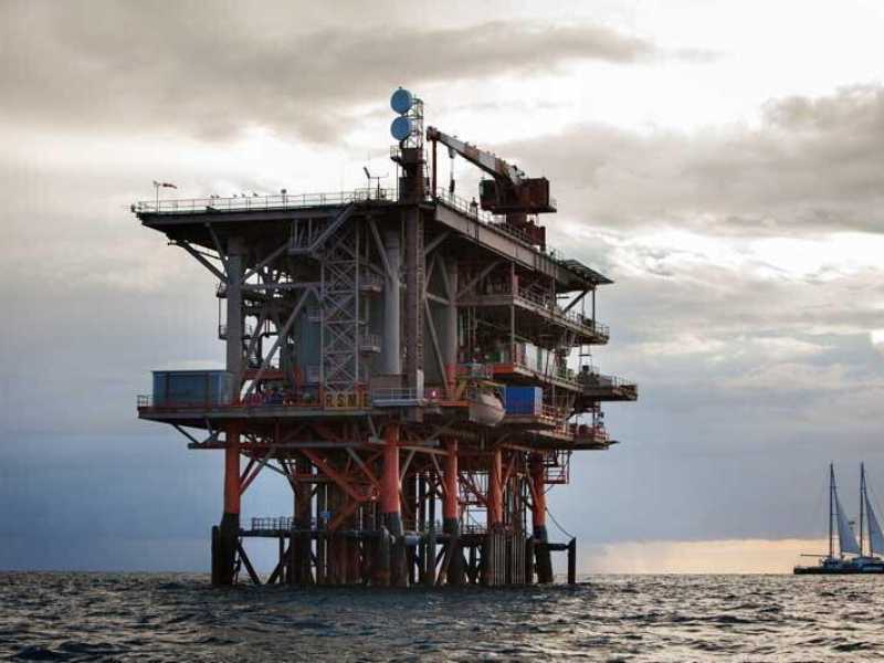 &nbsp;Piattaforme petrolifere - foto Ansa