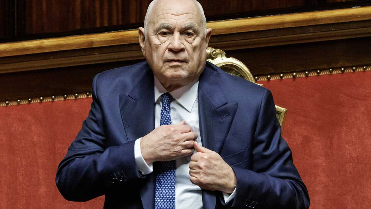 Immagine di Un pm non potrà più disporre il sequestro dello smartphone, dice Nordio