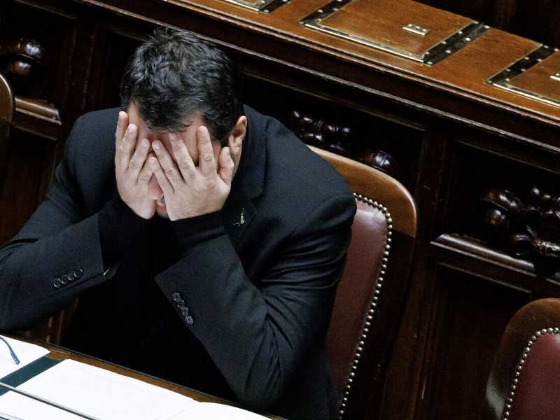 Salvini si avvicina a Conte. La Lega sogna Fedriga segretario: "Sembriamo ormai l'Udc"