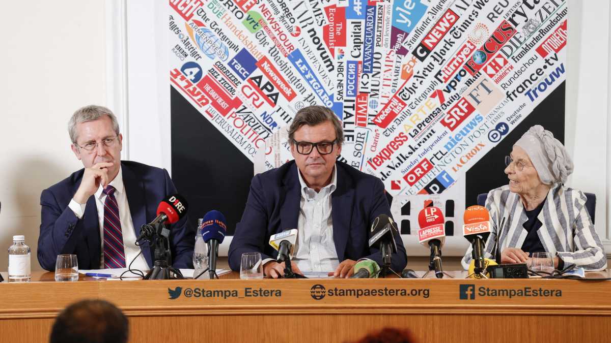 Immagine di A Renzi, Calenda e Bonino serve un pugno nella rosa