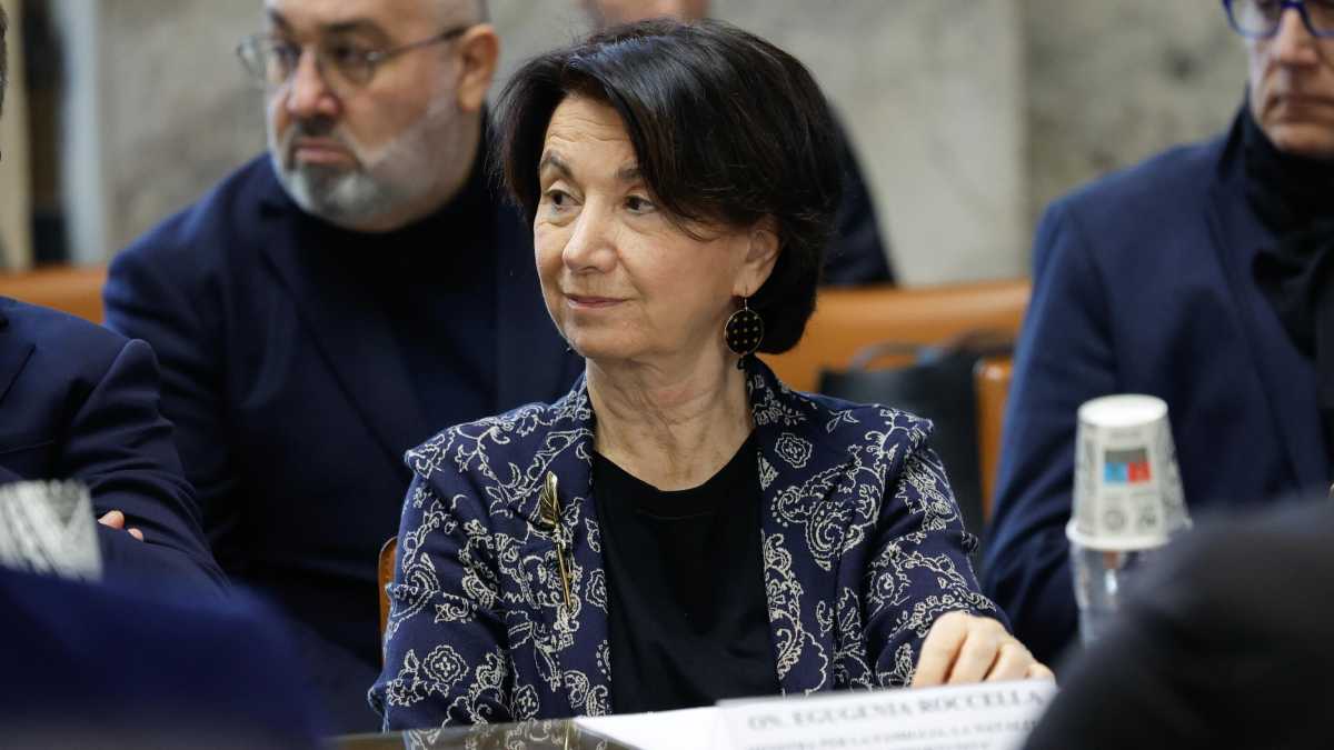 Immagine di La Grecia approva le nozze gay. Roccella: “Da noi i diritti già ci sono, lì c'è l’utero in affitto”