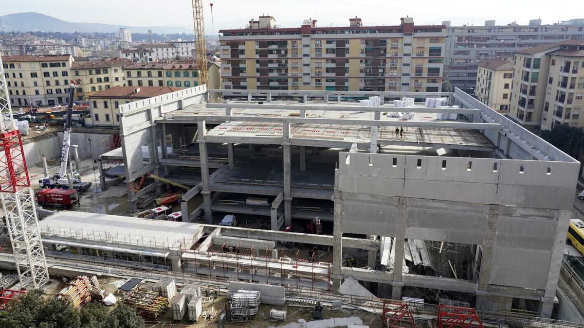 Immagine di Il dramma dei morti sotto i ponteggi di Esselunga ci dice molto sul gran paradosso dei controlli in Italia