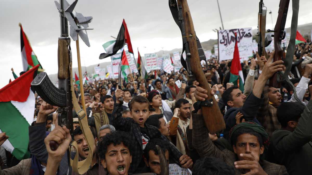 Immagine di Gli attacchi degli houthi sono diminuiti, ma i danni commerciali nel Mar Rosso restano