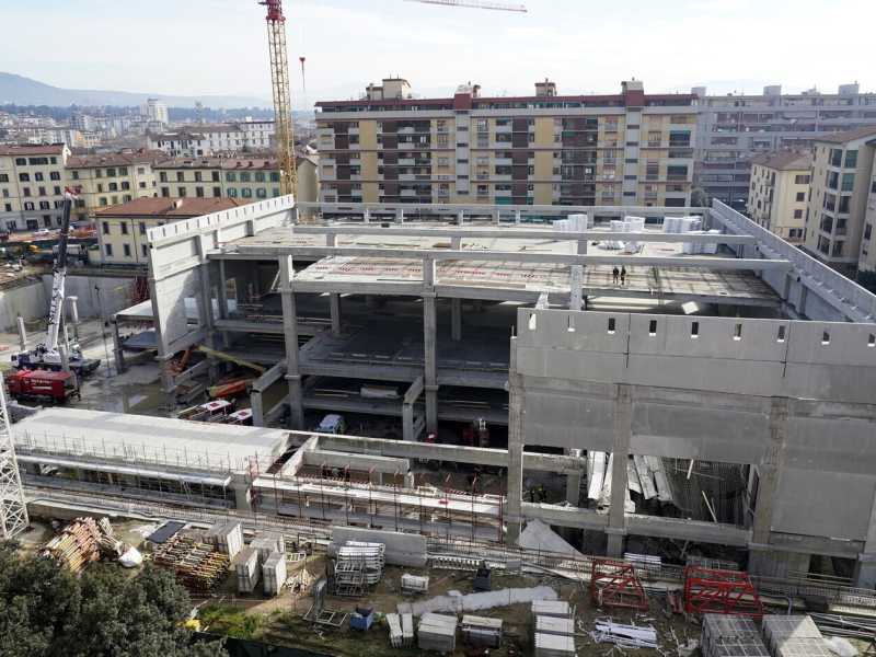 Il dramma dei morti sotto i ponteggi di Esselunga ci dice molto sul gran paradosso dei controlli in Italia