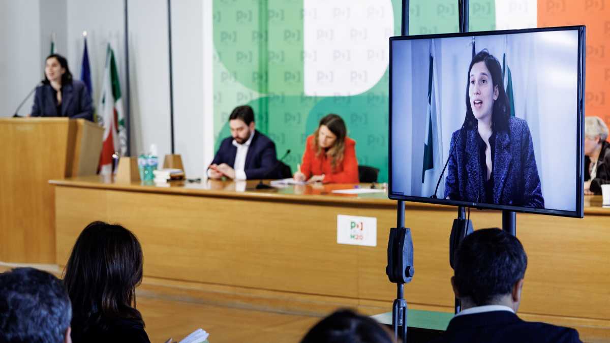 Immagine di In direzione Pd Schlein decide di non decidere sul terzo mandato. E mette su un tavolo