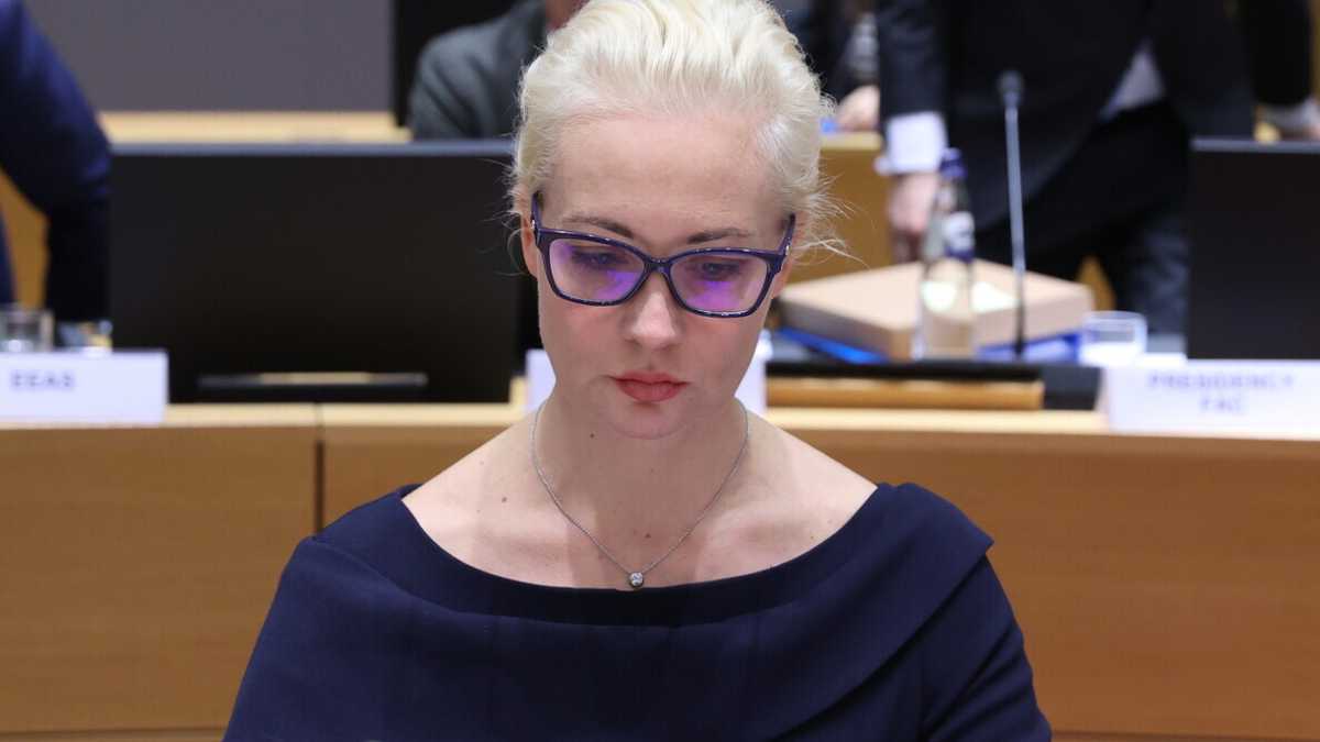 Immagine di Yulia Navalnaya al Consiglio Affari esteri Ue: le mie proposte a nome della Russia di Navalny