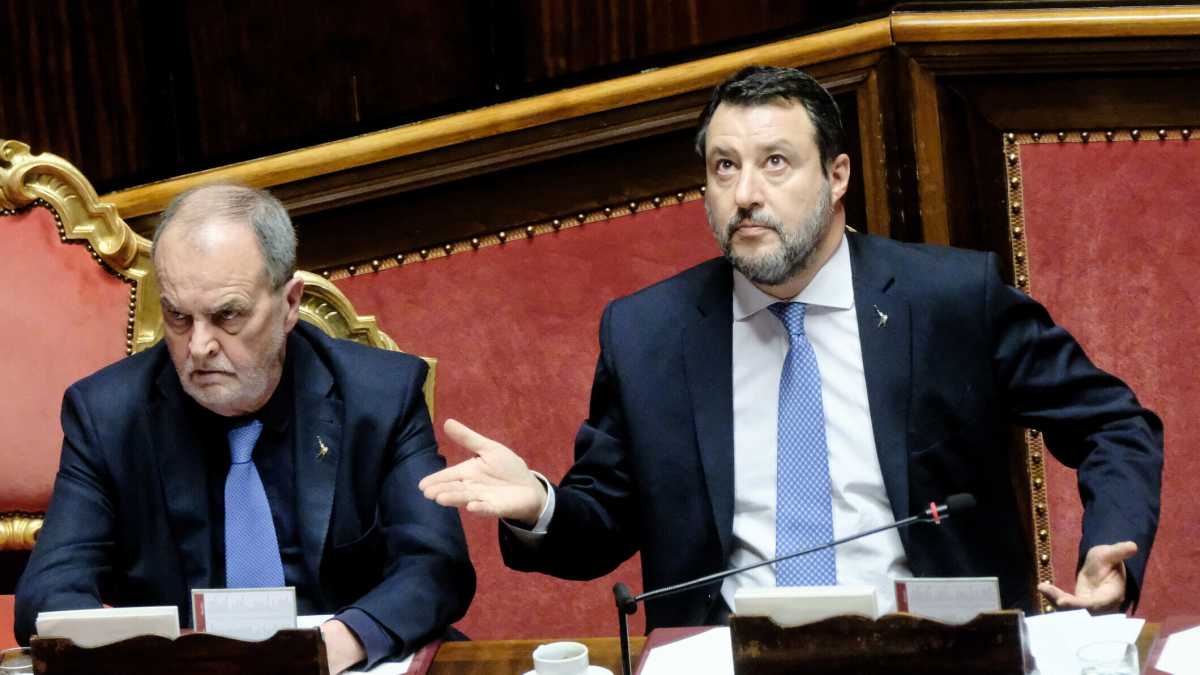 Immagine di Salvini in Sardegna sente odore di sconfitta. Lui sogna la Toscana e l'Emilia-Romagna