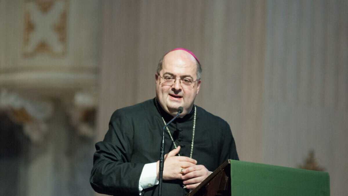 Immagine di Vuoi far politica? Fuori dalle chiese. Il vescovo di Reggio Emilia manda in tilt il cattolicesimo politicante