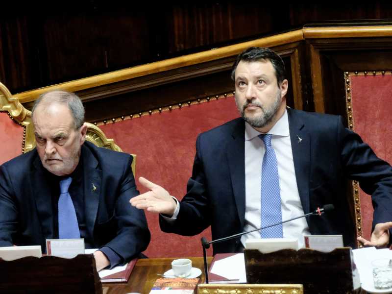 Salvini in Sardegna sente odore di sconfitta. Lui sogna la Toscana e l'Emilia-Romagna