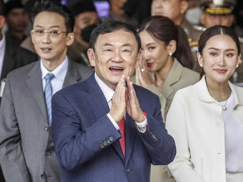 &nbsp;L'ex premier Thaksin Shinawatra prima di essere incarcerato - foto Ansa