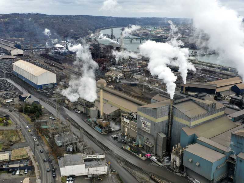 Una parte dello stabilimento Edgar Thomson di US Steel a Braddock, Pennsylvania (AP Photo/Gene J. Puskar)&nbsp;<br />