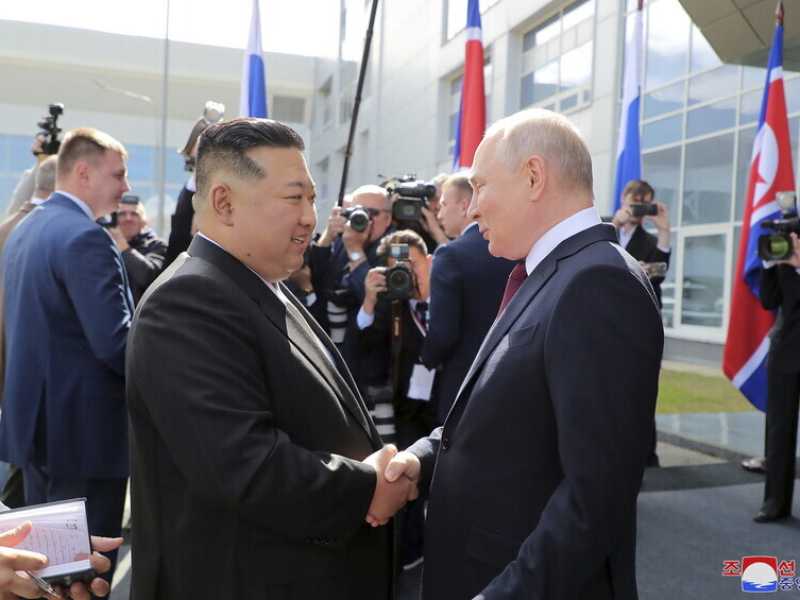 L'auto di lusso che Putin ha regalato a Kim ci dice molto della relazione fra i due leader