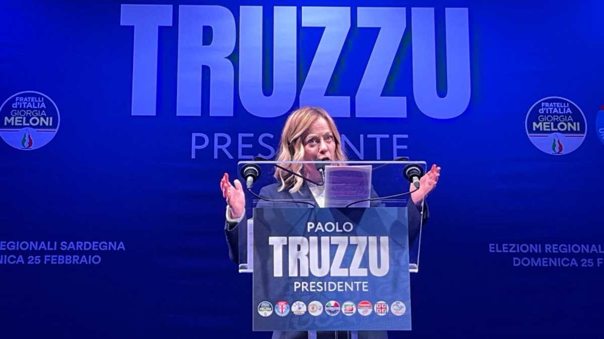 Immagine di Il comizio di Cagliari. La paura sarda è più forte del gelo fra Meloni e Salvini