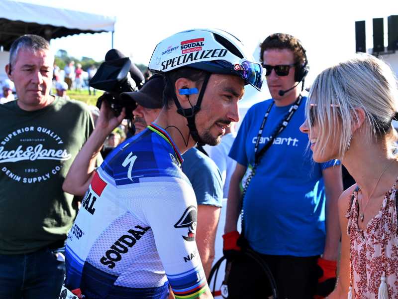 Julian Alaphilippe e Marion Rousse alla Bretagne Classic - Ouest-France 2023 (foto Getty Images)<br /> <br />
