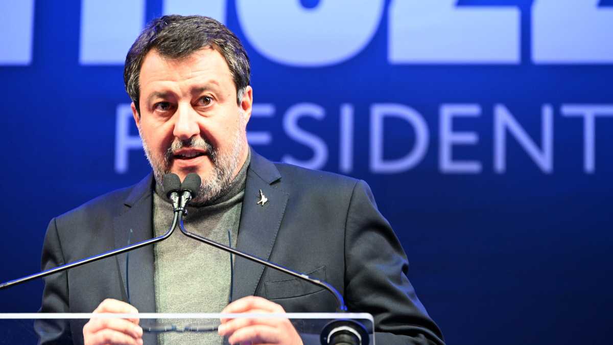 Immagine di Salvini chiede il conto a Zaia sul terzo mandato: "Candidati". Franceschini: "E' finito". Pd in panne