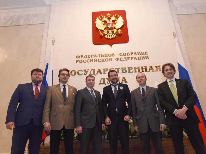 Da destra: D'Amico, Savoini e Salvini alla Duma con i ministri russi nel 2016 (LaPresse)