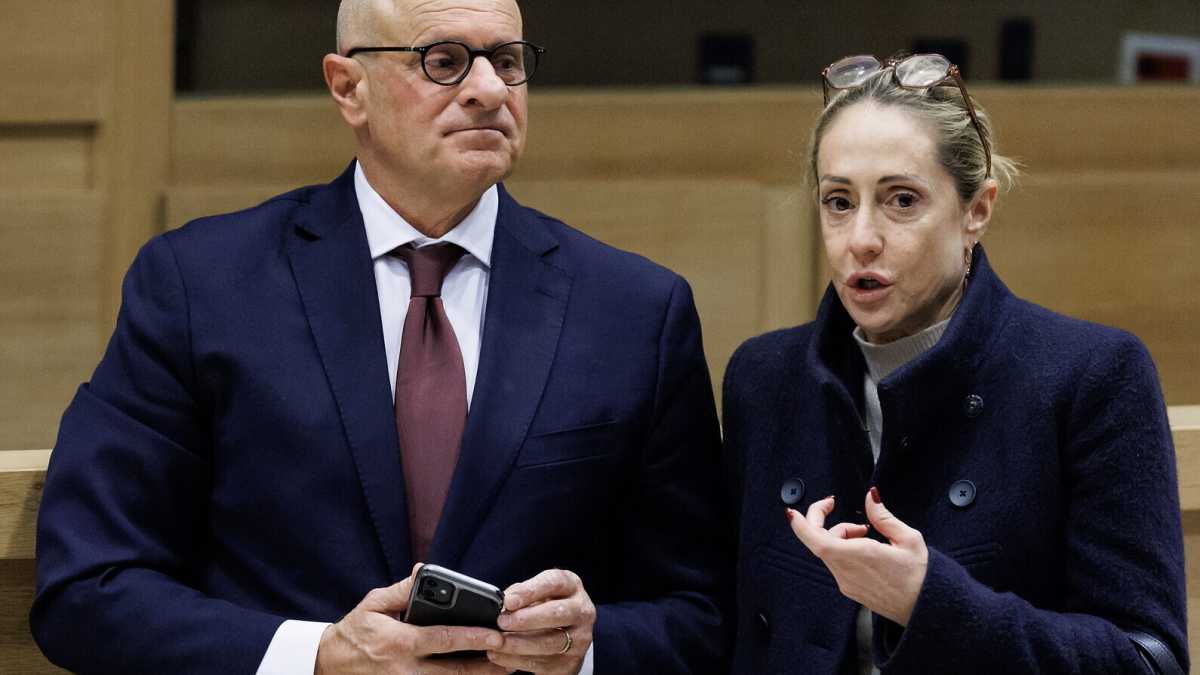 Immagine di Le idi di Marzo di FdI. Il congresso di Roma per Meloni è peggio di un G7. E c'è pure un (altro) cognato