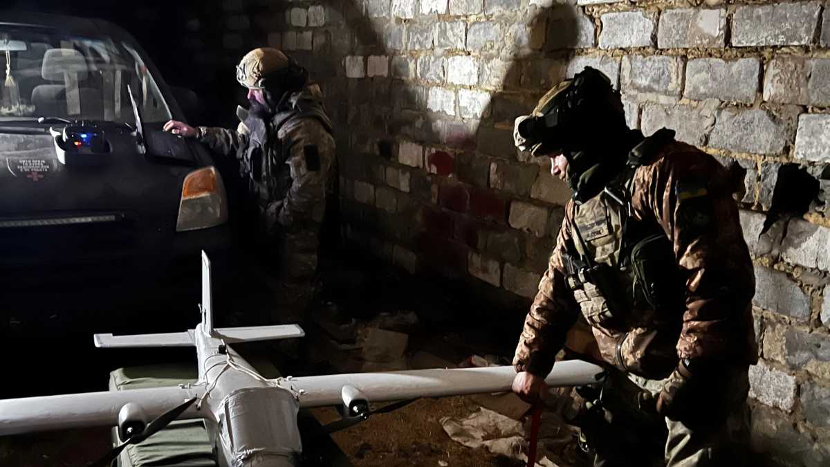 Immagine di In missione notturna con i soldati ucraini per colpire al di là del fronte