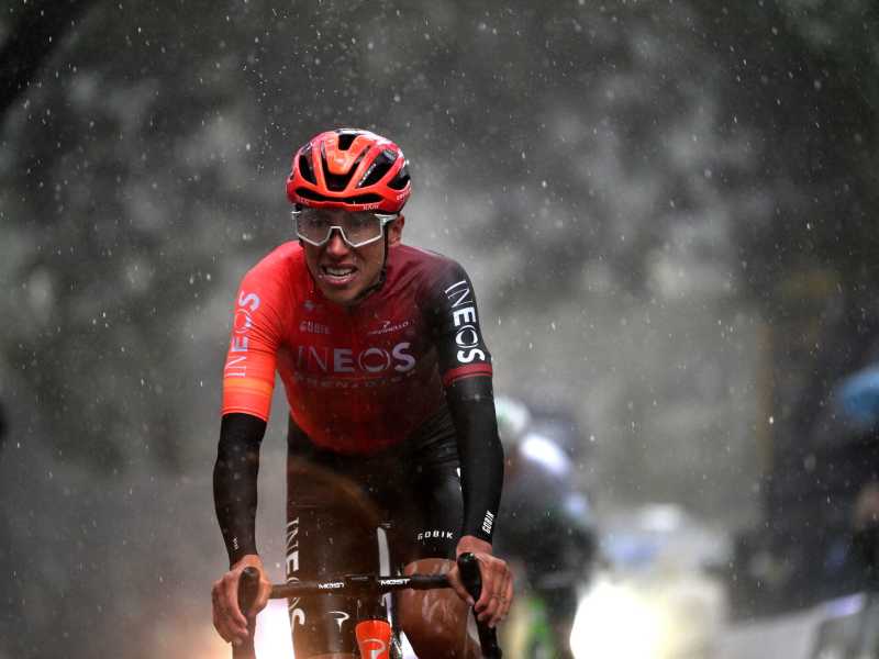 Egan Bernal durante la quarta tappa del O Gran Cami&ntilde;o 2024 (foto Dario Belingheri/Getty Images)<br />