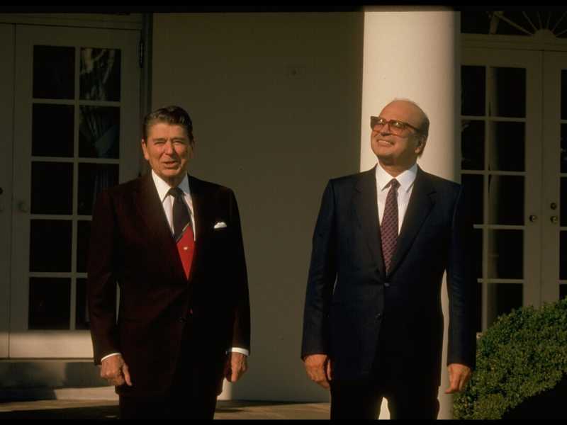 Ronald Reagan e Bettino Craxi (<span style="color: rgb(8, 8, 8); font-family: Lato, sans-serif; font-size: 14px;">Dirck Halstead/Getty Images)</span>