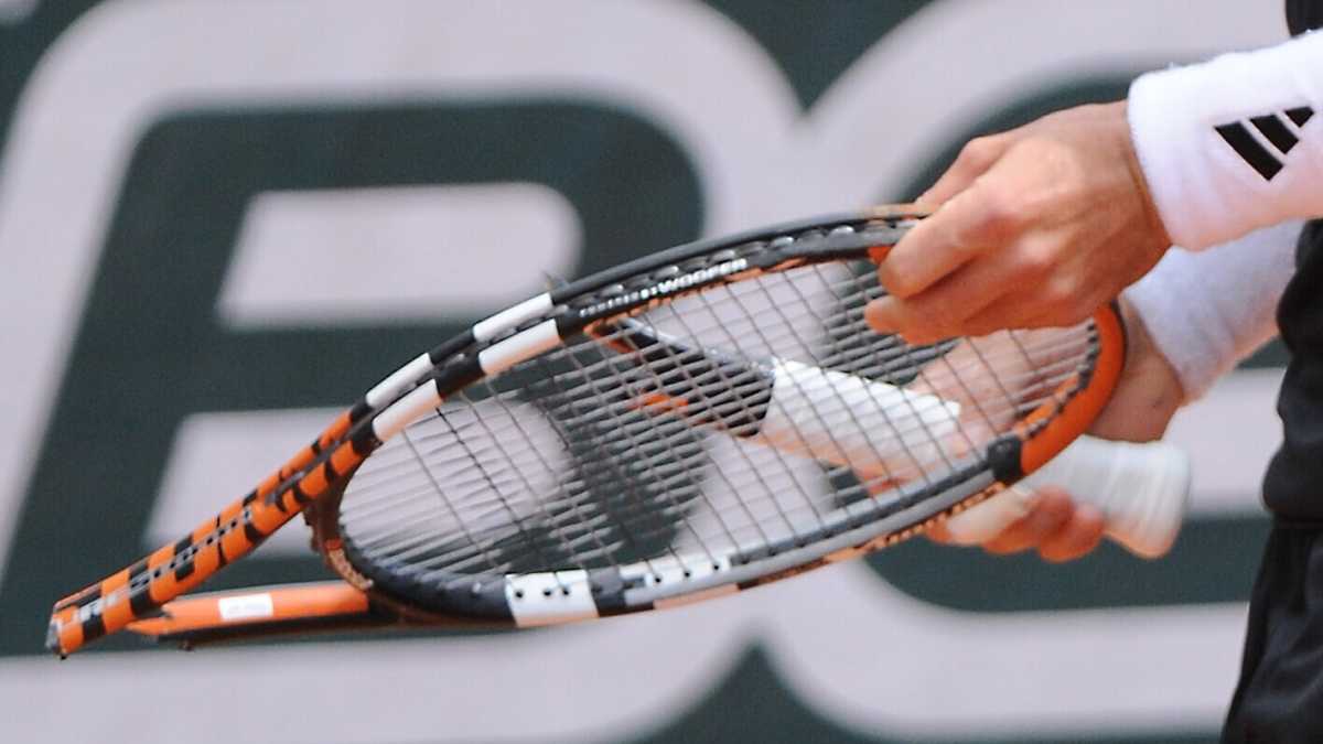 Immagine di Il tennis è anche una storia di racchette spezzate (eccetto Nadal)