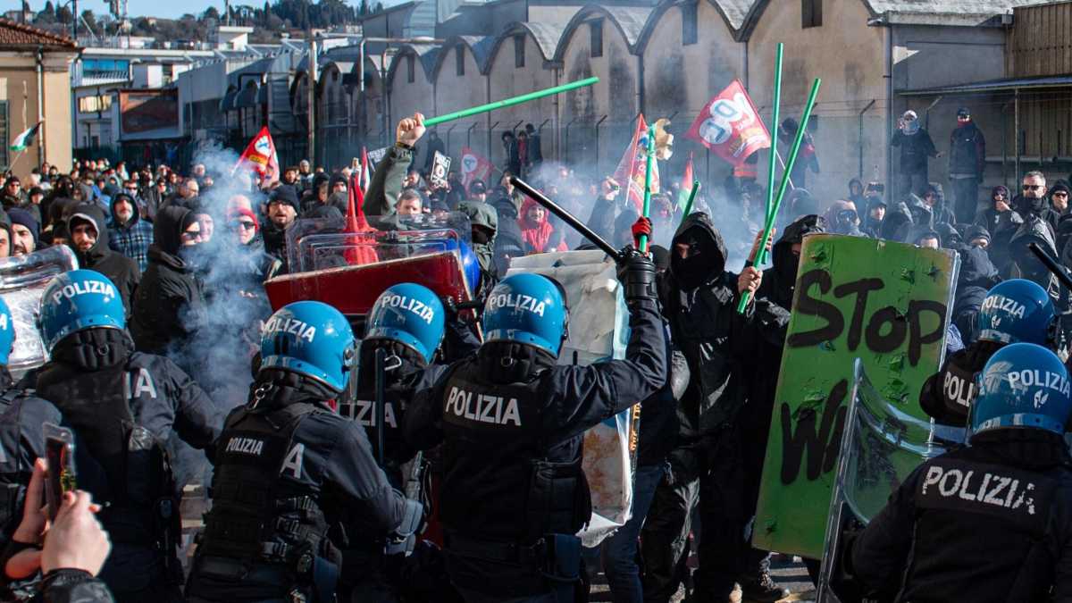 Immagine di Gli agenti di polizia non reggono la tensione? Esiste il giardinaggio, o lo yoga