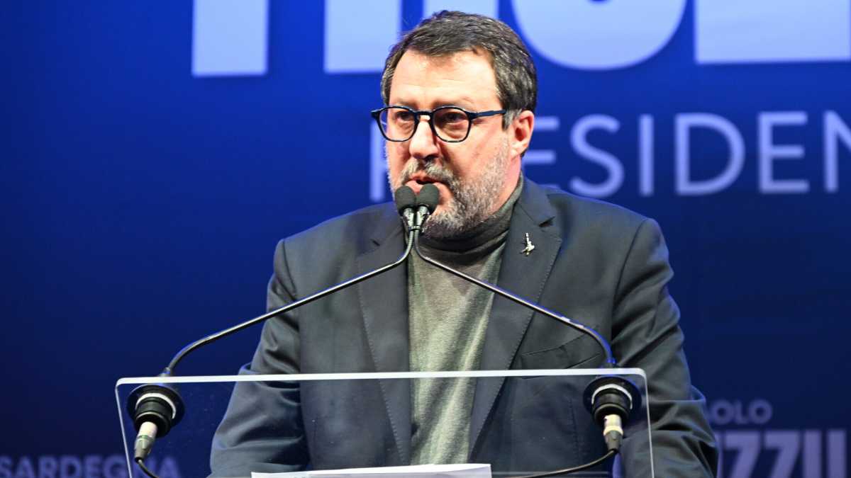 Immagine di Salvini si è blindato. La sicurezza del segretario dopo la Sardegna: “Nella Lega nessuno potrà sostituirmi”
