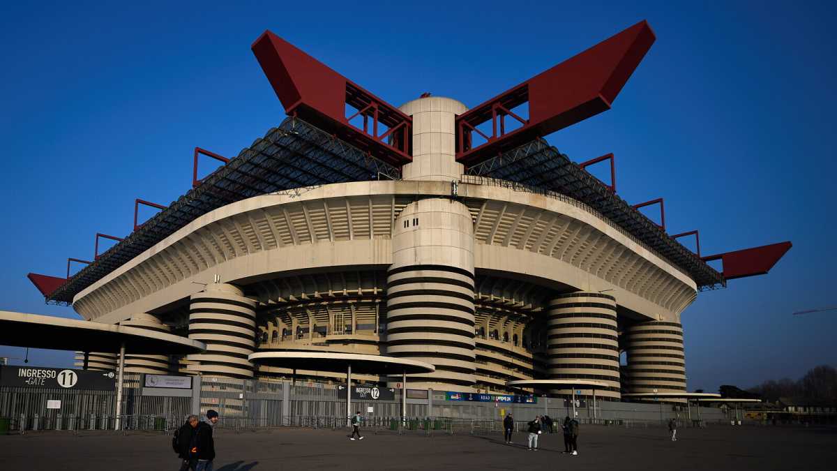 Immagine di Il campo si fa pesante: ultimi palleggi d’attesa attorno al Meazza
