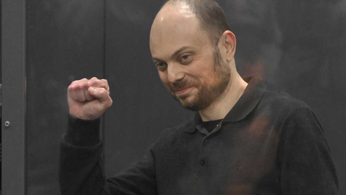 Immagine di Scrivete Navalny sulla scheda, dice Kara-Murza ai russi, e presentatevi a mezzogiorno