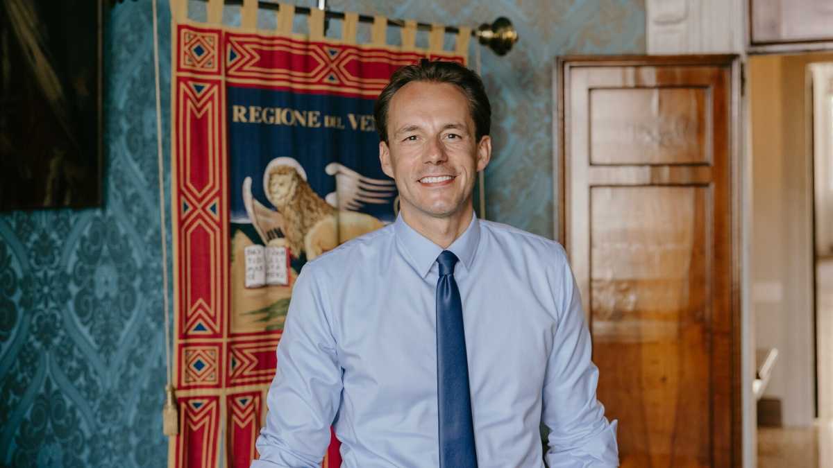 Immagine di Chi è Alberto Villanova, il delfino indicato da Zaia per il futuro del Veneto