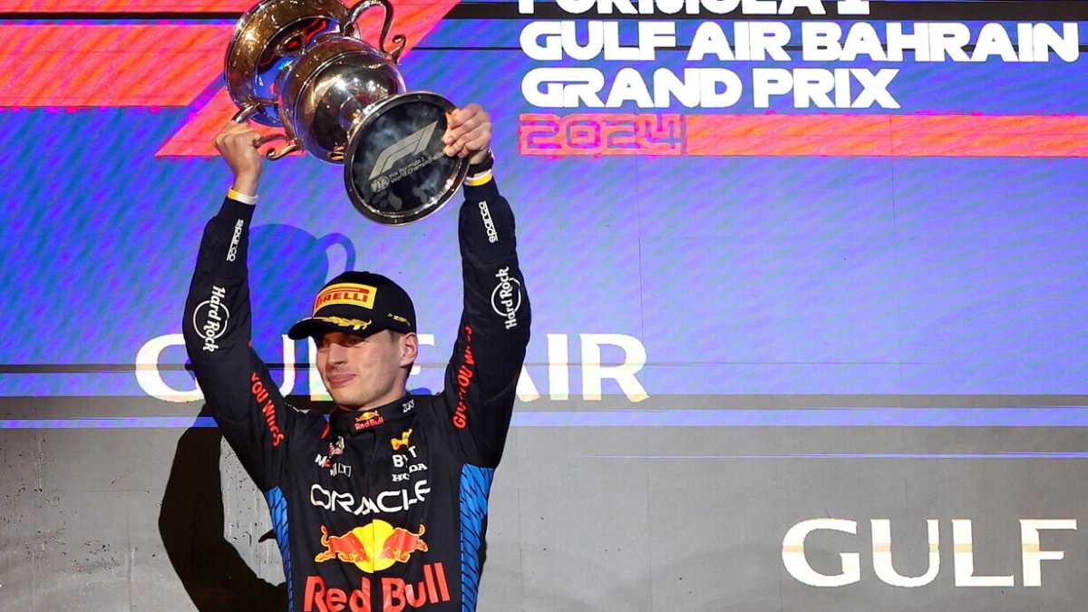 Immagine di Il mondiale di F1 ricomincia dalla fine: Verstappen primo, Perez secondo davanti alla Ferrari di Sainz
