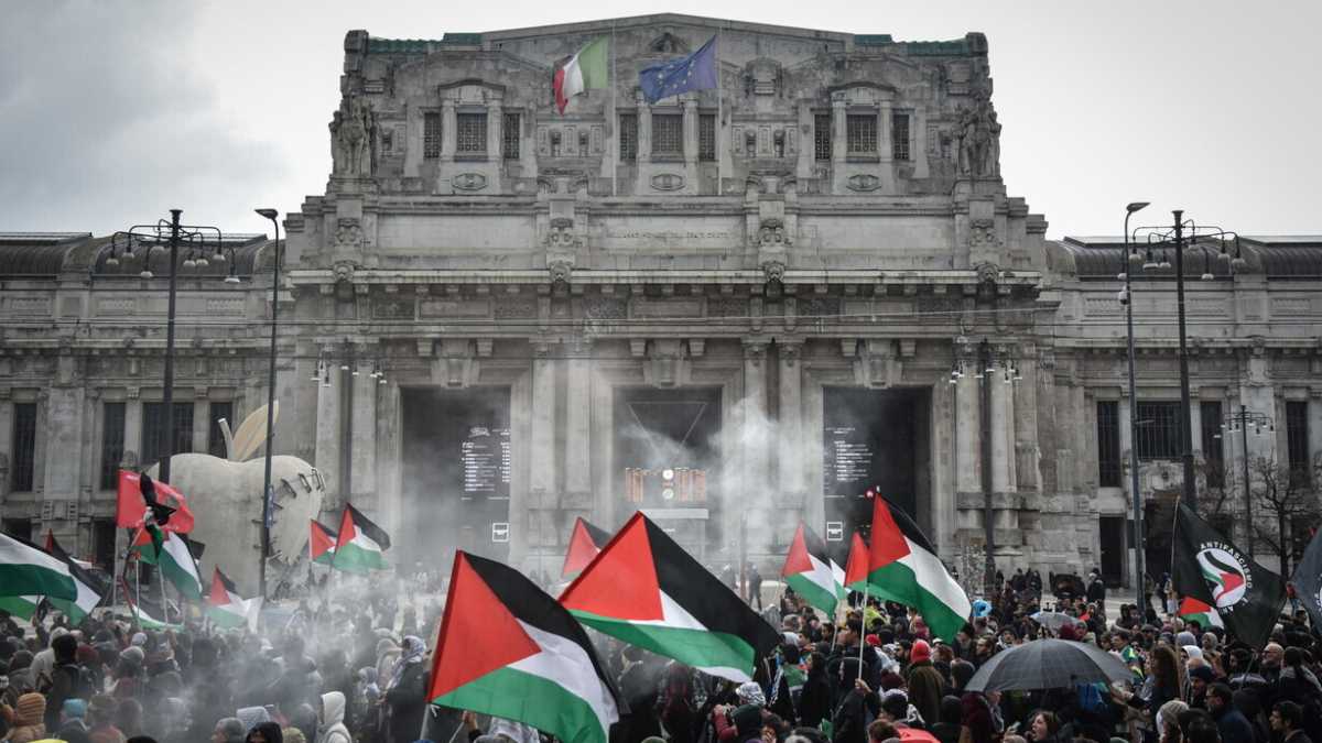 Immagine di L’orizzonte negato dalle manifestazioni con la kefiah