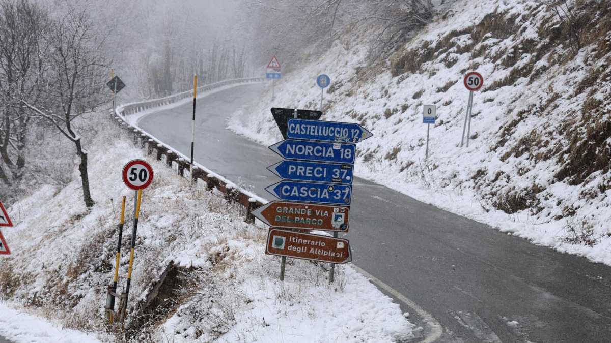 Immagine di Nevica, governo climatico. Il buffo allarmismo per un bel fenomeno di stagione