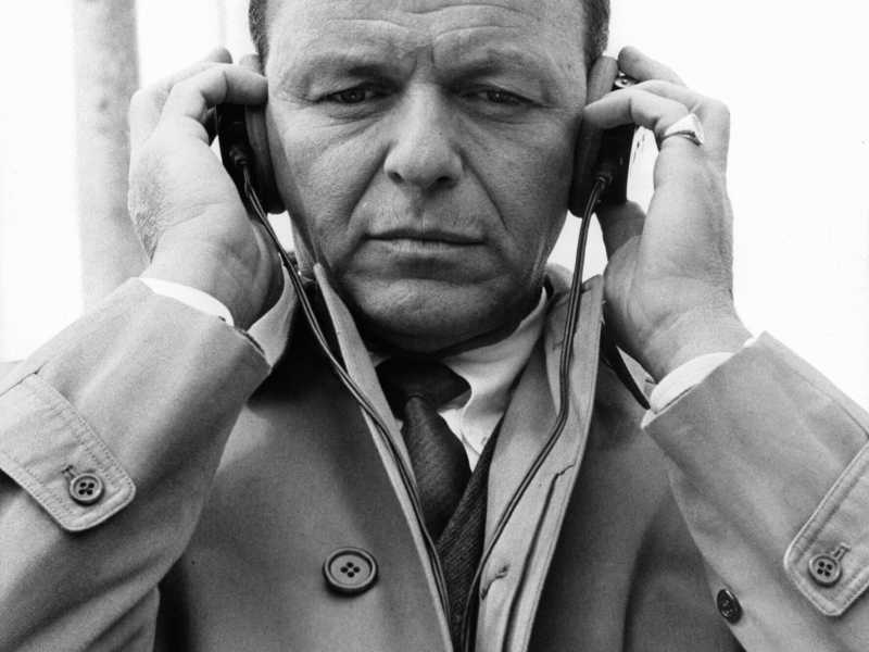 Frank Sinatra in una scena del film "The Naked Runner", 1967. (Warner Brothers/Getty Images) <br />