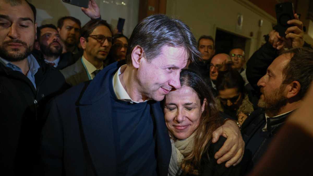 Immagine di Scovato il talismano della vittoria: è Alessandra Todde, che domani sarà in Abruzzo