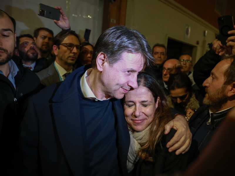 Giuseppe Conte e Alessandra Todde - foto Ansa<br />