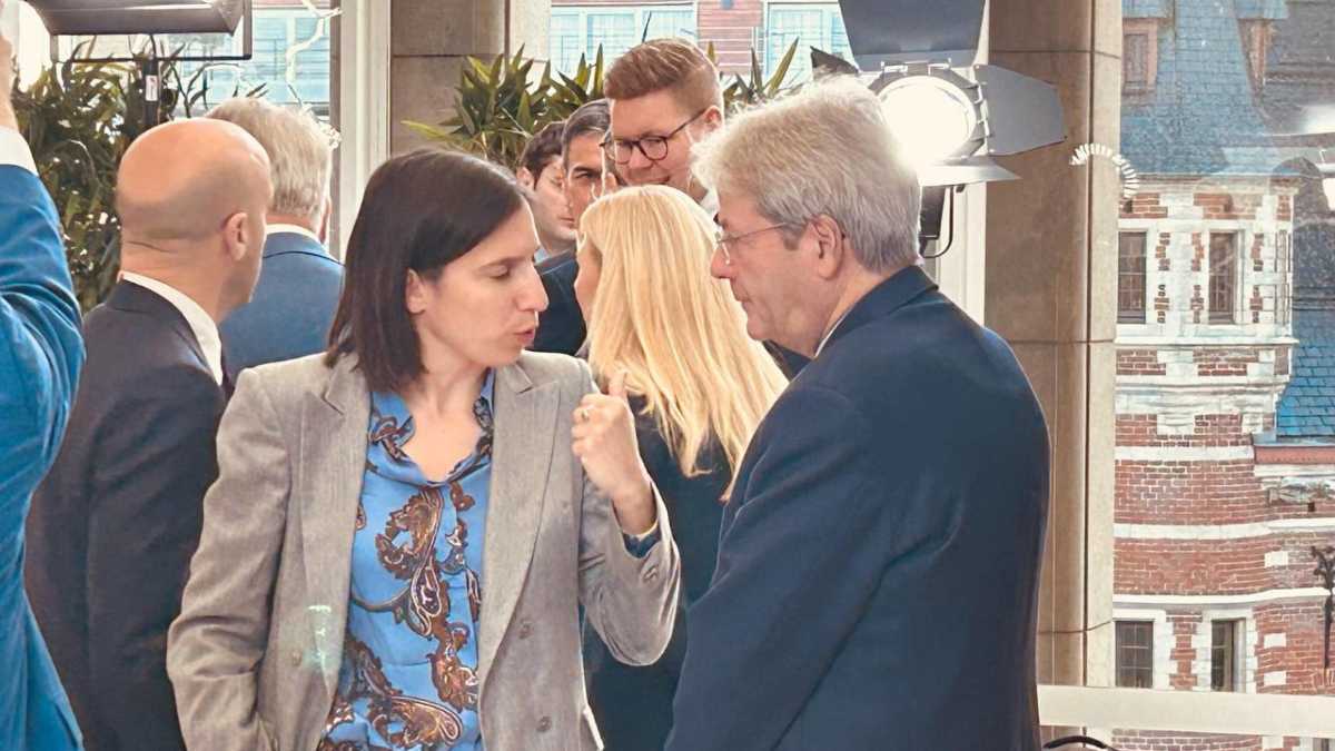 Immagine di Sul Patto di stabilità il Pd ora vuole astenersi (nonostante Gentiloni)