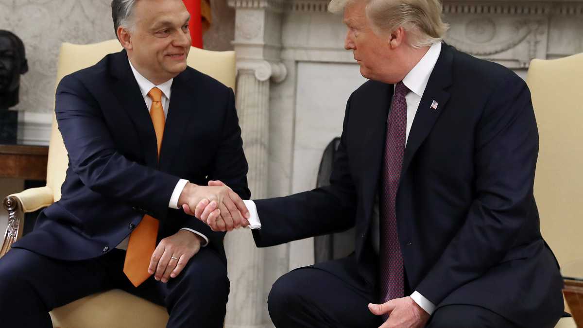 Immagine di Orbán in visita da Trump per saldare l’asse dei conservatori illiberali