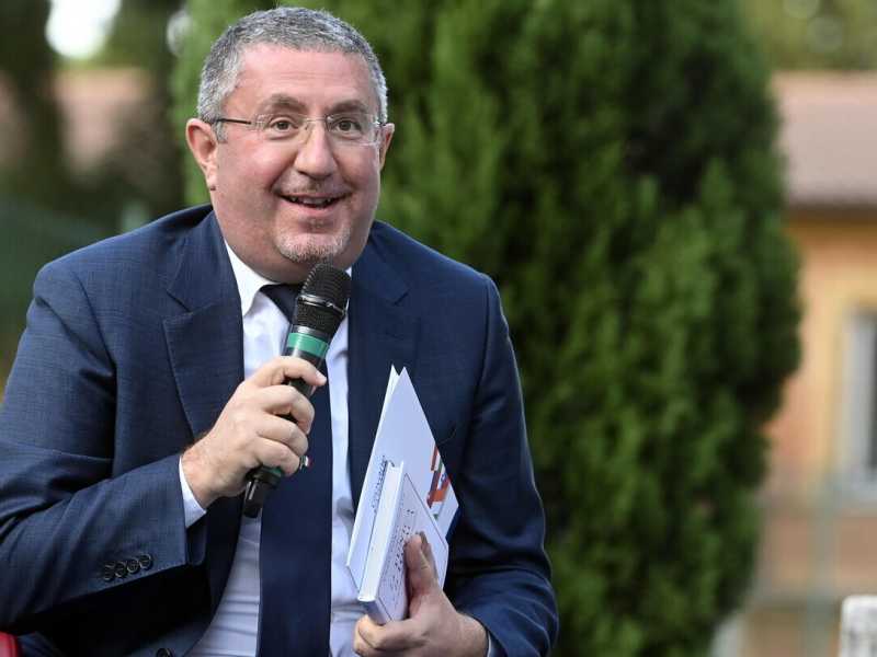 Chiorazzo spina nel fianco di Schlein e Conte: propone un nuovo candidato o nessun passo indietro