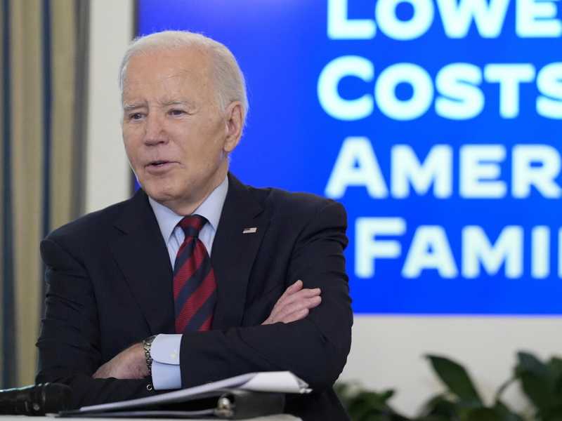 Un libro con cui Biden si è preparato al discorso sullo Stato dell'Unione e il video con i "presidenti"