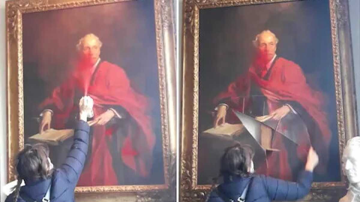 Immagine di La fanatica antisionista che danneggia il ritratto di Lord Balfour: una nociva idiozia