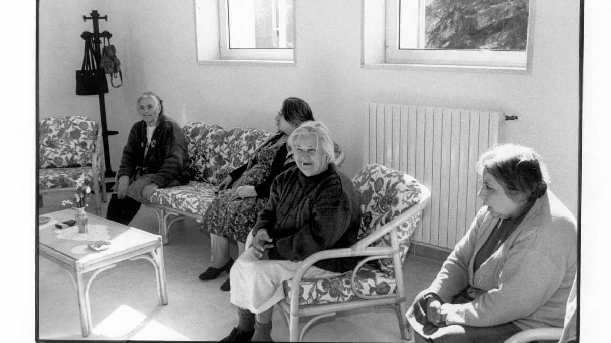 Immagine di Storia di Rosa, coetanea di Basaglia, e delle altre nei manicomi. Era mia nonna