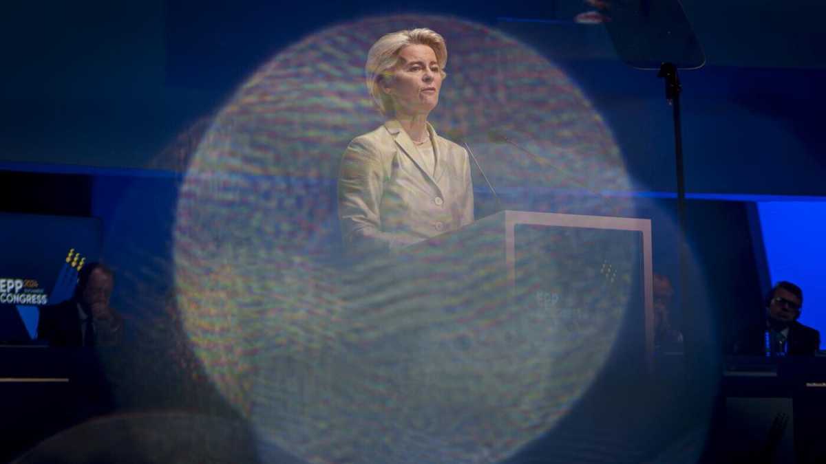 Immagine di La conferma di Ursula von der Leyen non è così scontata. Lo scetticismo di Renzi e Macron