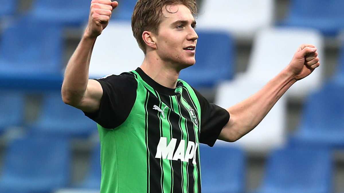 Immagine di La compostezza di Kristian Thorstvedt in un calcio dove il Var ha amplificato la non fiducia tra calciatori e arbitri