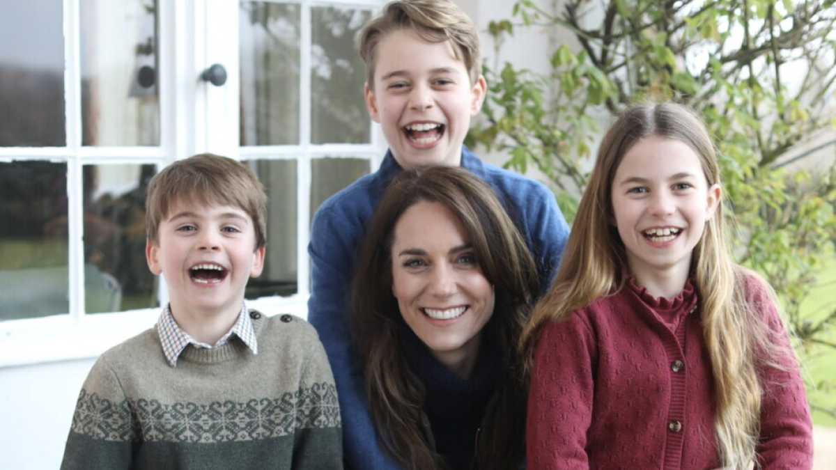 Immagine di La principessa Kate si scusa per la “confusione" sulla foto di famiglia modificata